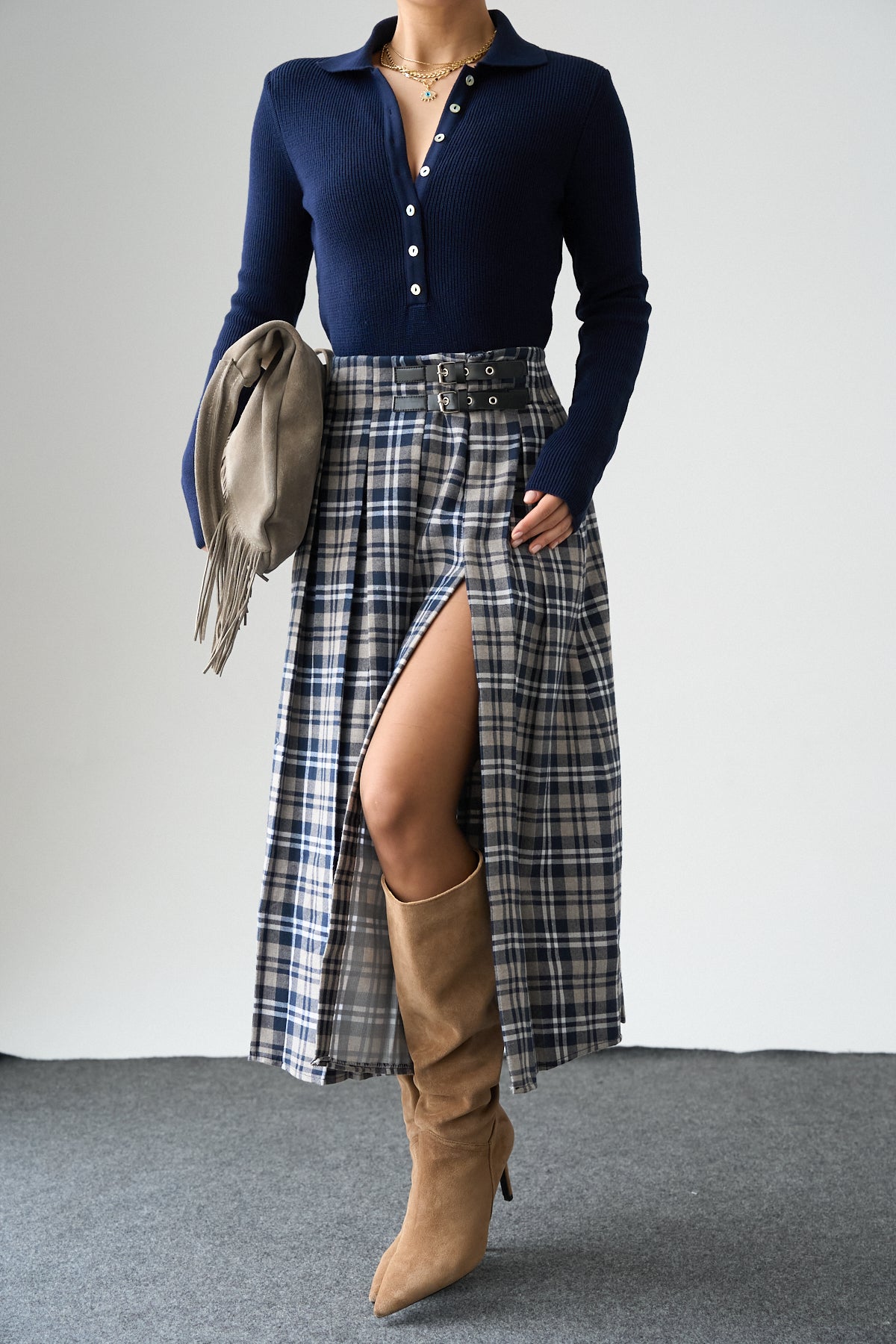 Kadın Lacivert Ekose Desenli Kemer Detaylı Yırtmaçlı Etek