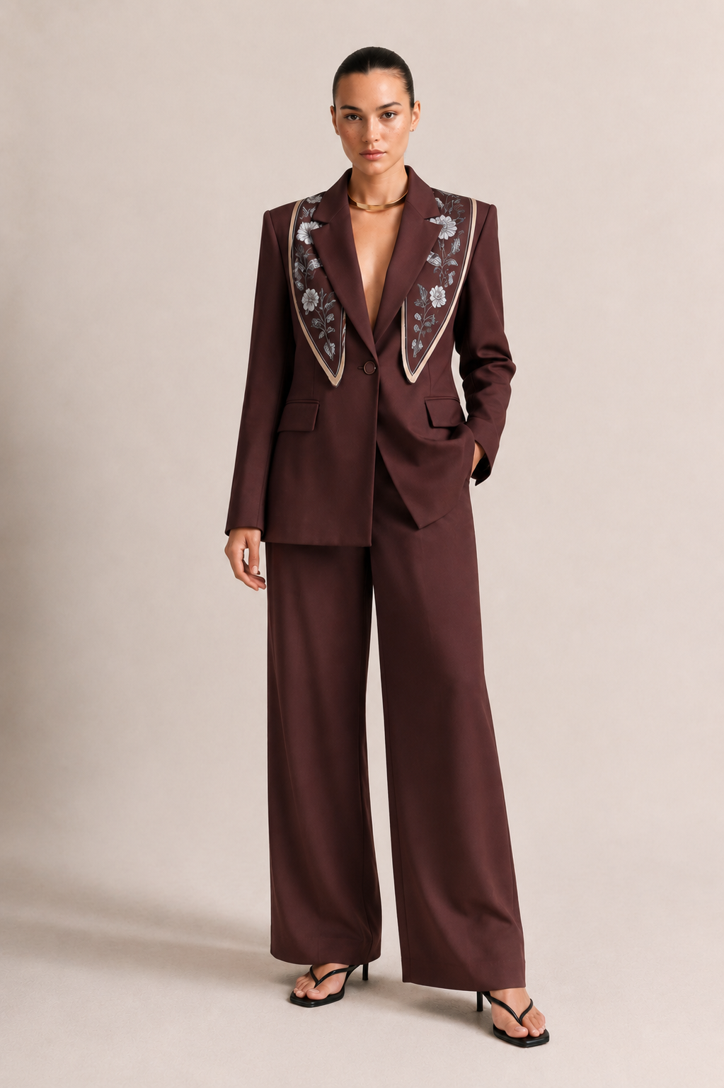 Kadın Fular Detaylı Blazer Takım