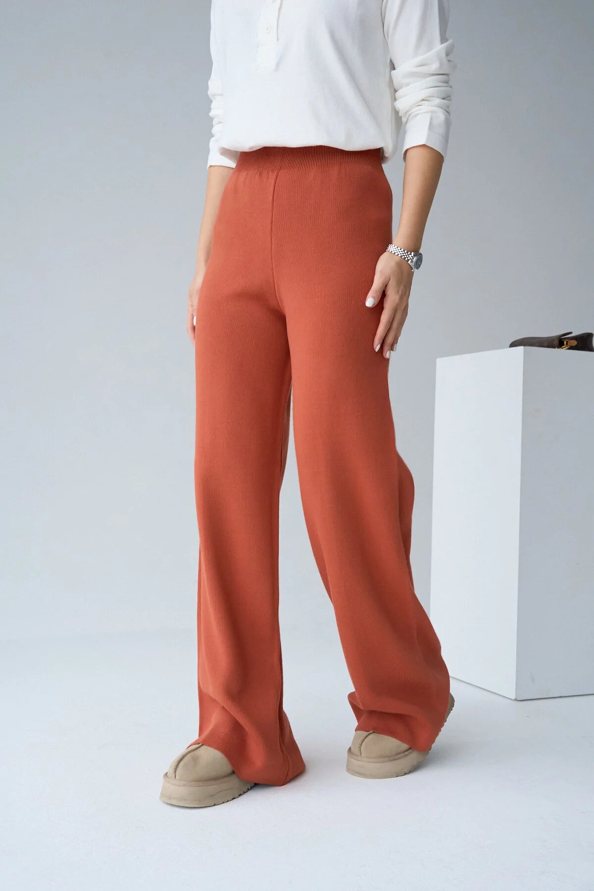 Kadın Yüksek Bel Lastik Detaylı Geniş Paça Triko Pantolon