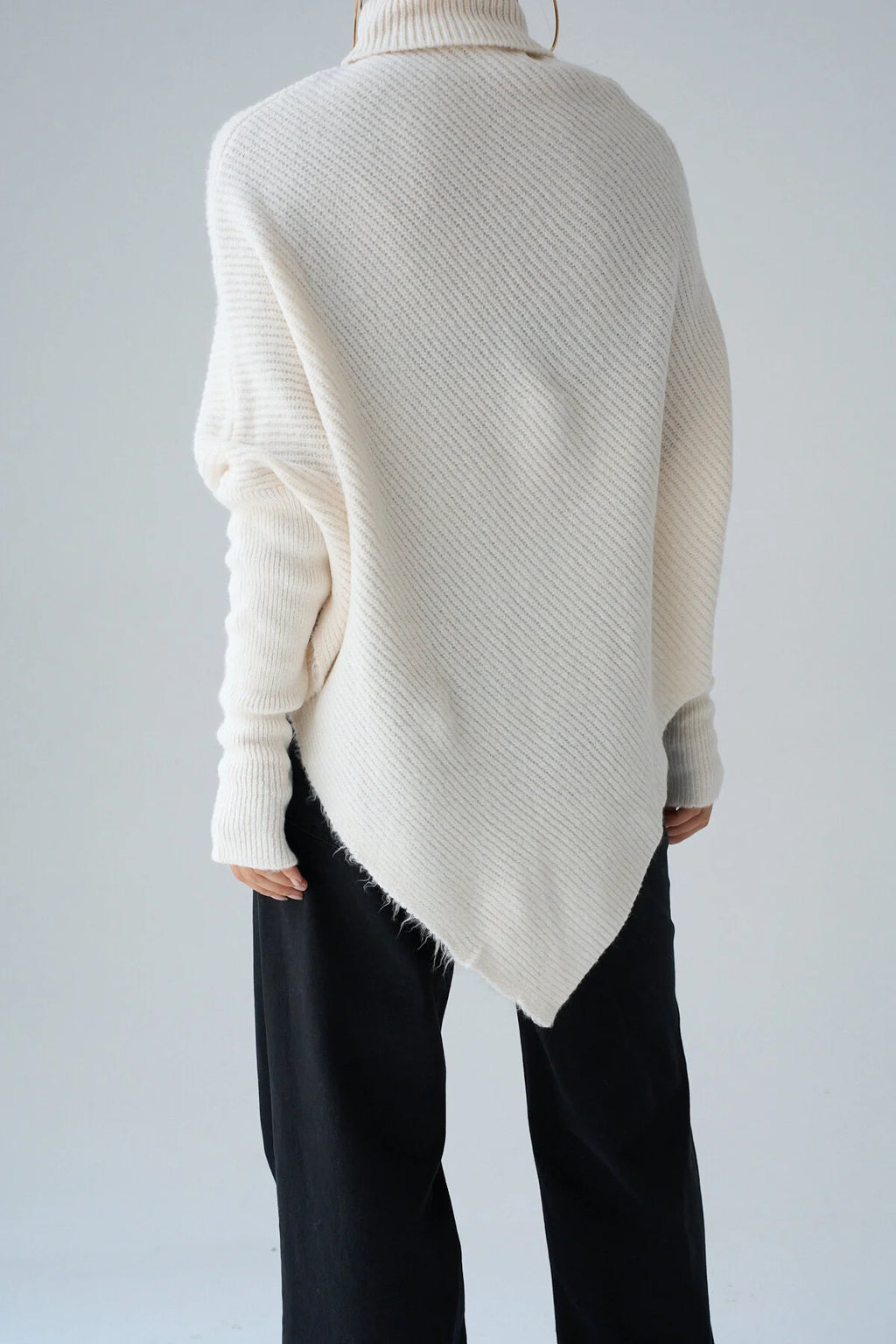 Balıkçı Yaka Asimetrik Kesim Kazak