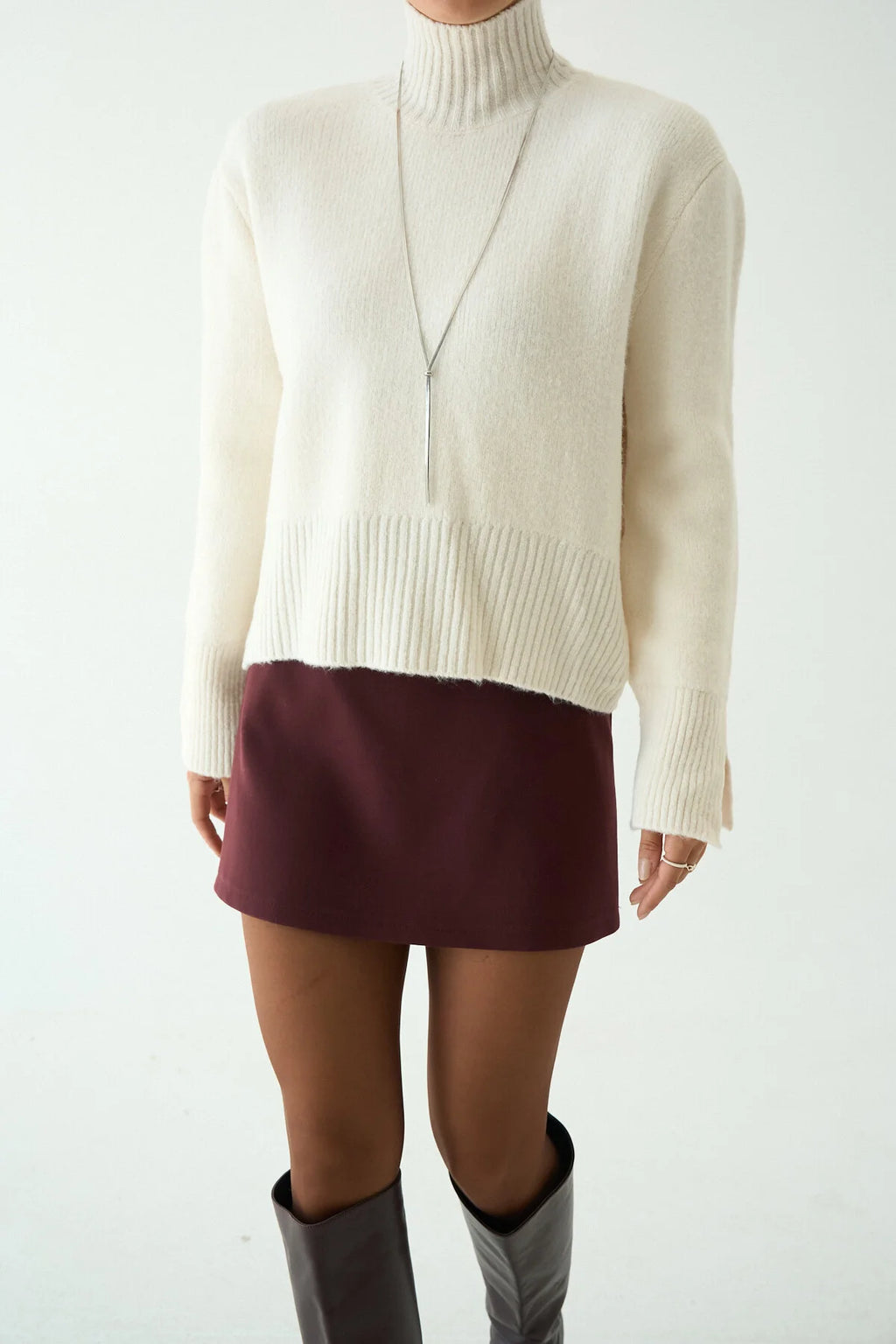 Kadın Yarım Balıkçı Yaka Yırtmaç Detaylı Triko Kazak