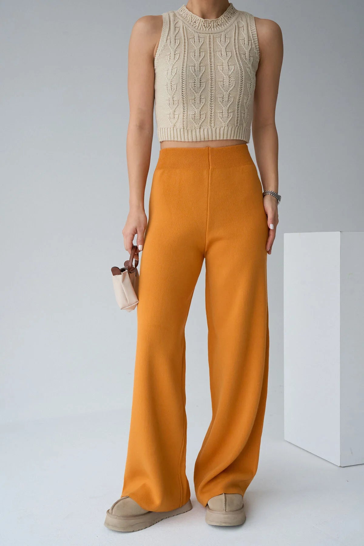 Kadın Yüksek Bel Lastik Detaylı Geniş Paça Triko Pantolon