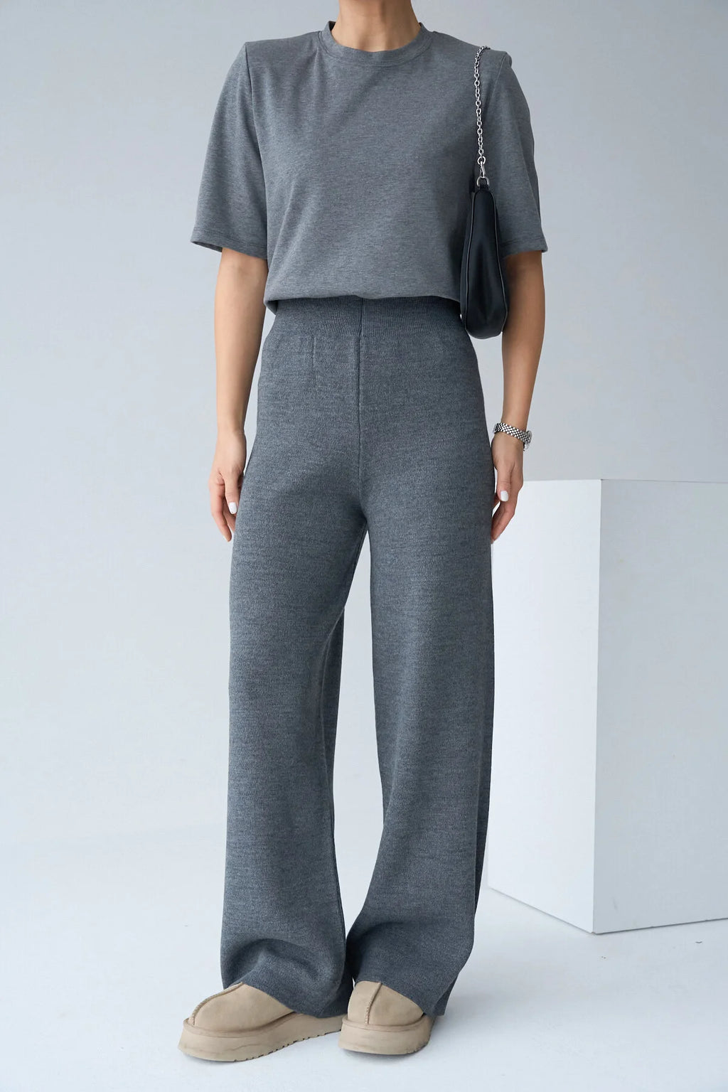 Kadın Yüksek Bel Lastik Detaylı Geniş Paça Triko Pantolon