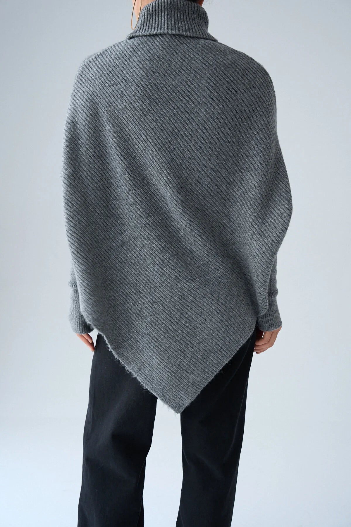 Balıkçı Yaka Asimetrik Kesim Kazak