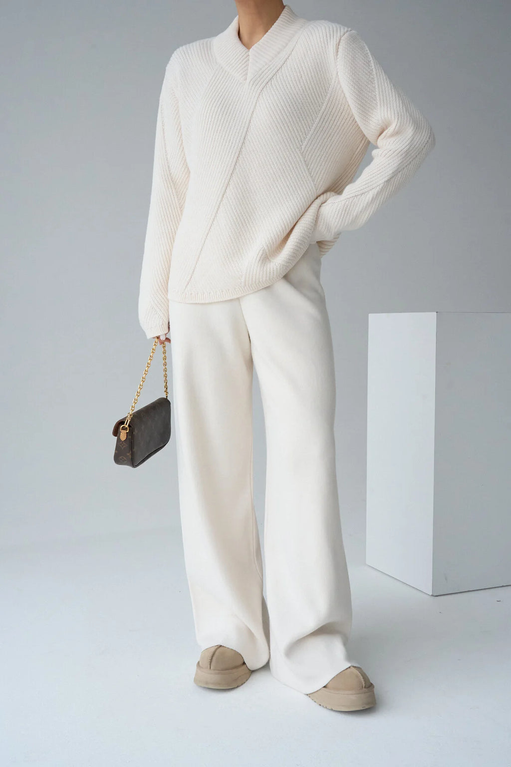 Kadın Yüksek Bel Lastik Detaylı Geniş Paça Triko Pantolon