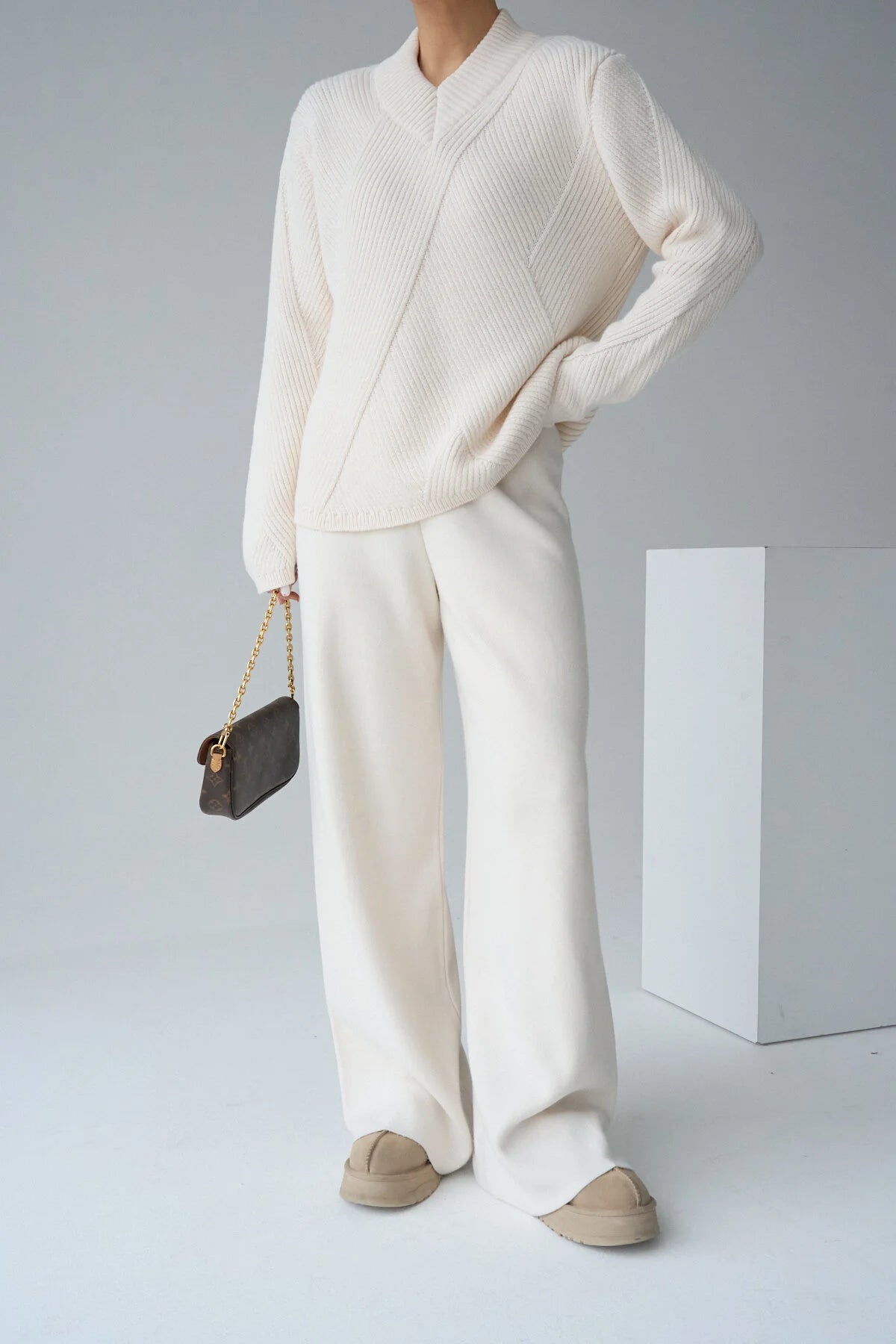 Kadın Yüksek Bel Lastik Detaylı Geniş Paça Triko Pantolon