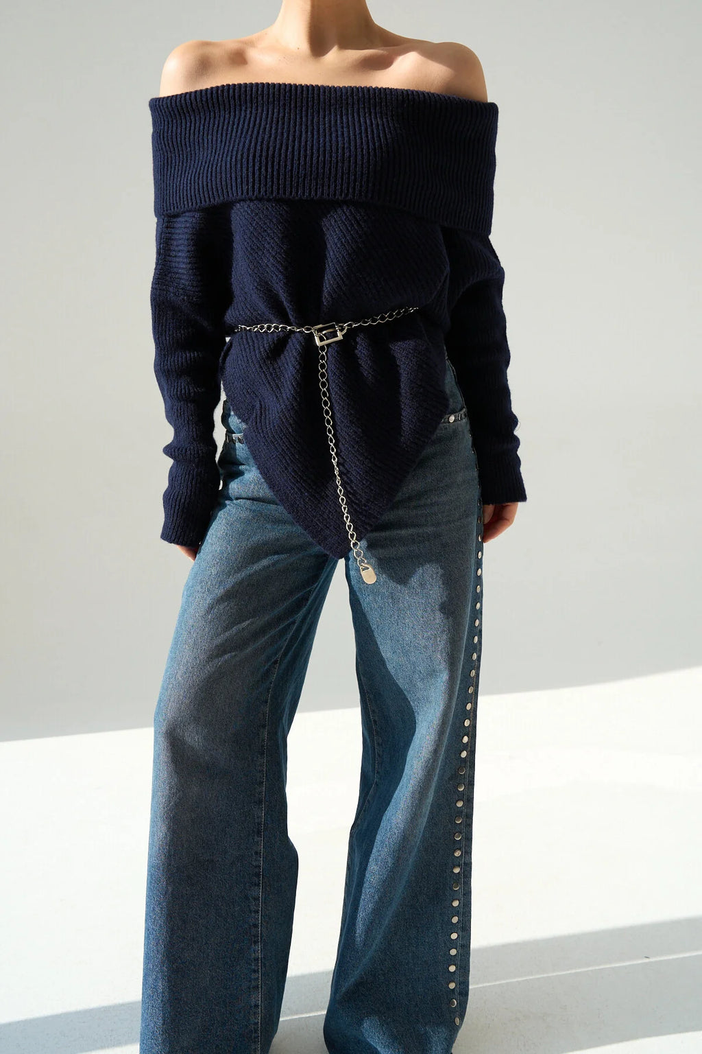 Kadın Omuz Açık Asimetrik Kesim Kazak