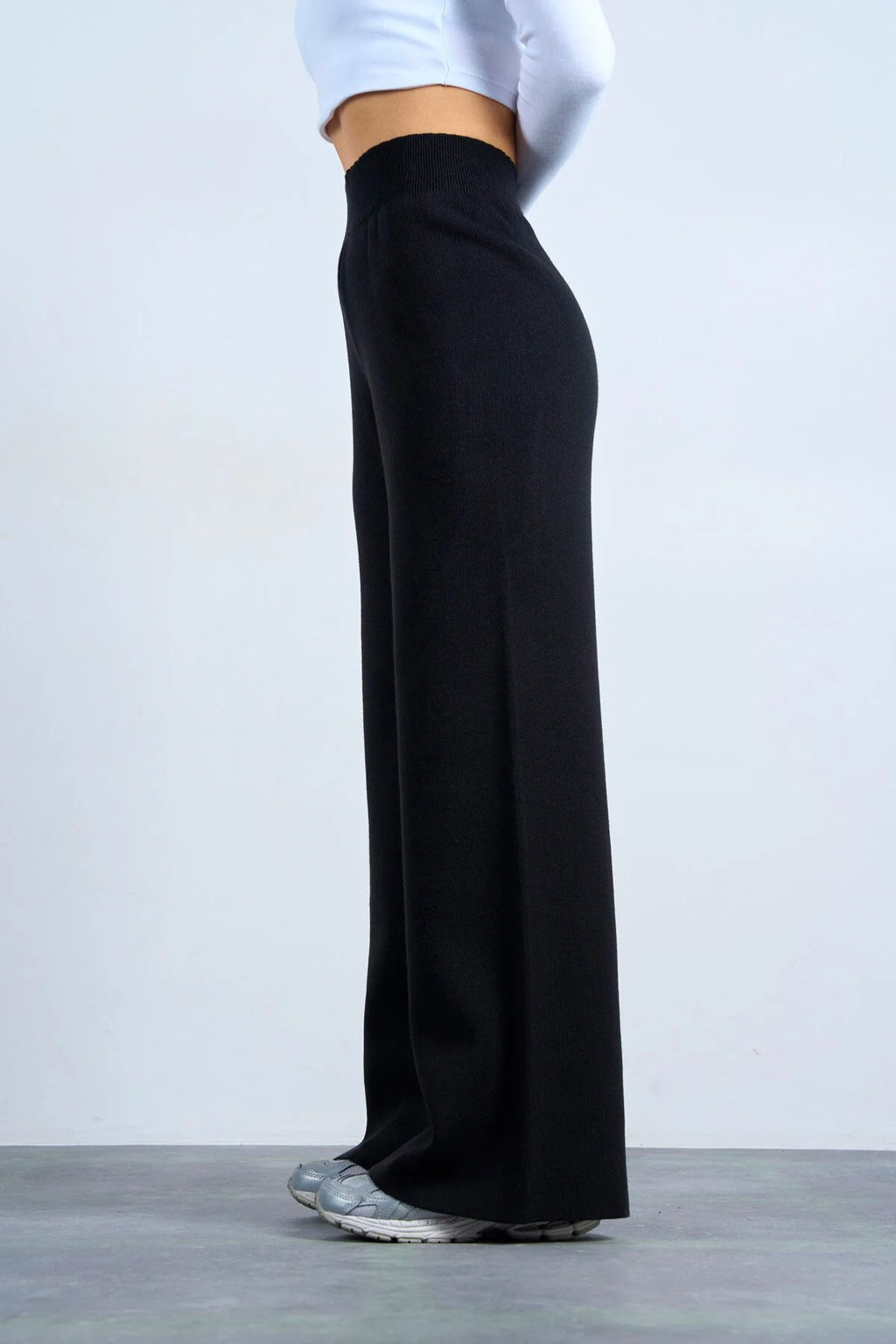 Kadın Yüksek Bel Lastik Detaylı Geniş Paça Triko Pantolon