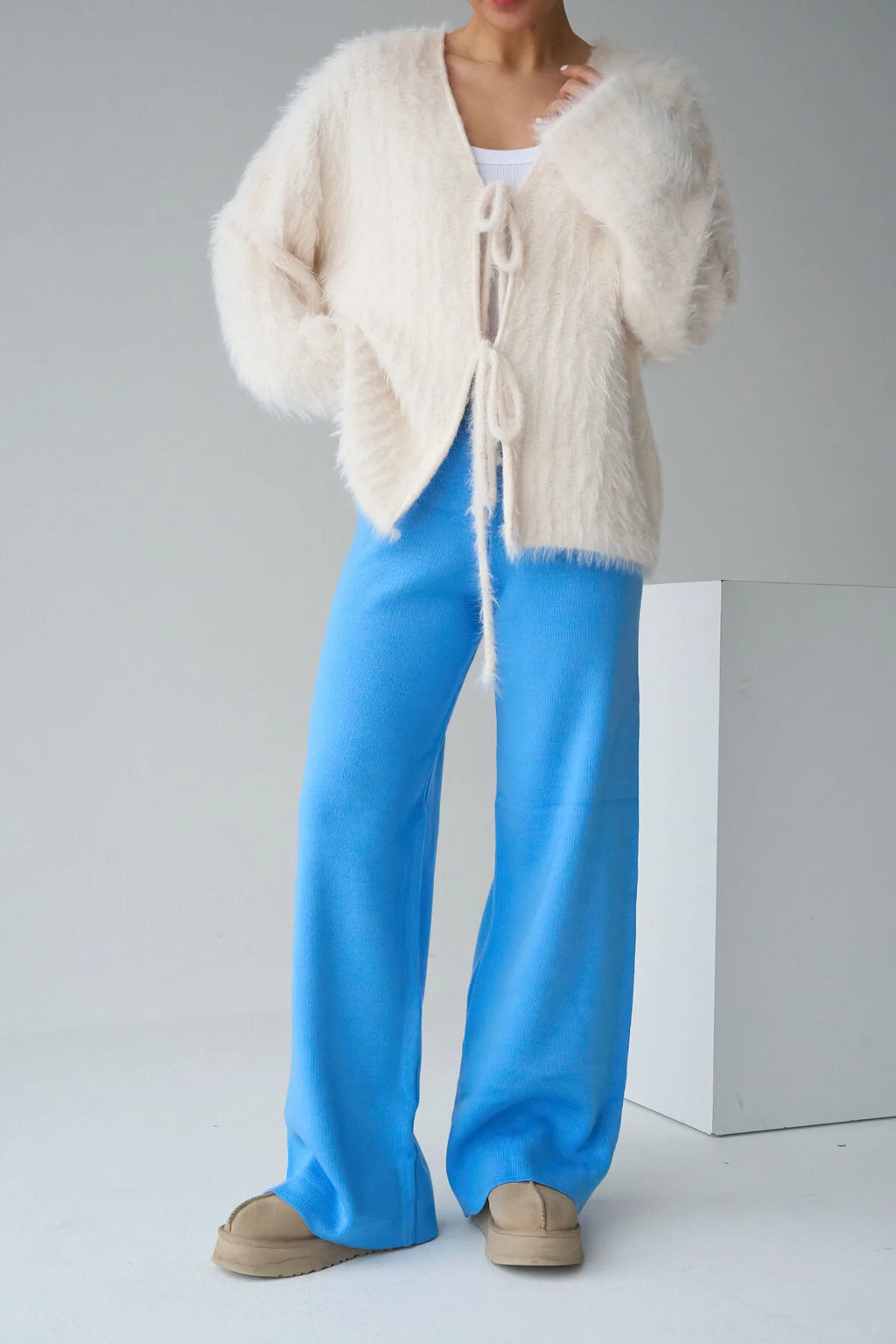 Kadın Yüksek Bel Lastik Detaylı Geniş Paça Triko Pantolon