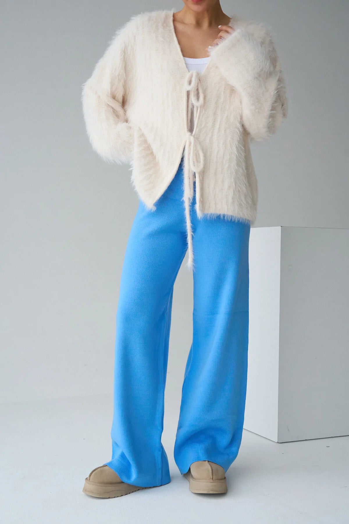 Kadın Yüksek Bel Lastik Detaylı Geniş Paça Triko Pantolon