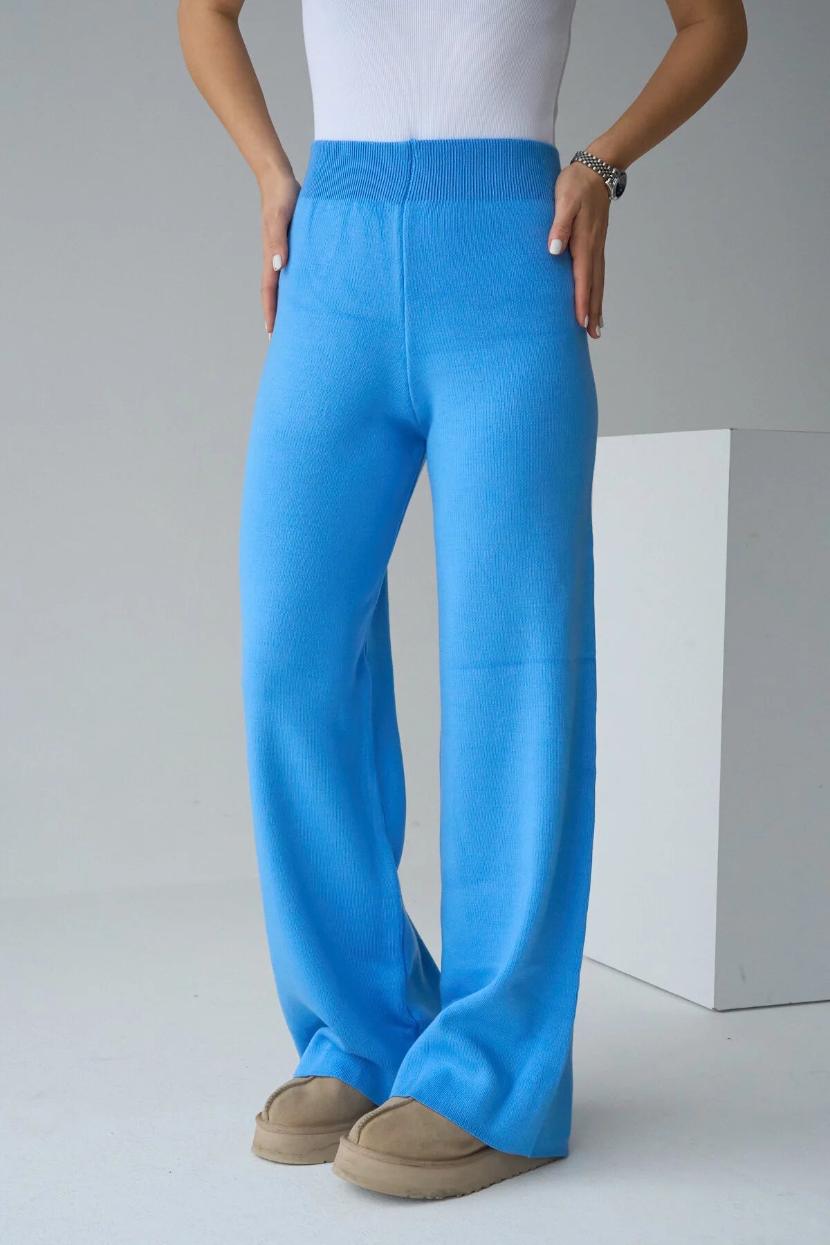 Kadın Yüksek Bel Lastik Detaylı Geniş Paça Triko Pantolon