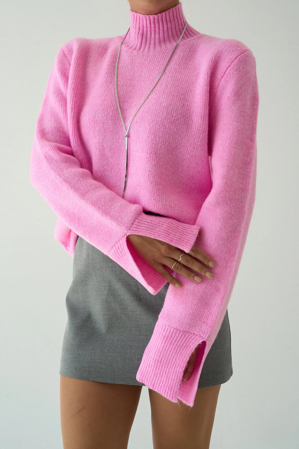 Kadın Yarım Balıkçı Yaka Yırtmaç Detaylı Triko Kazak