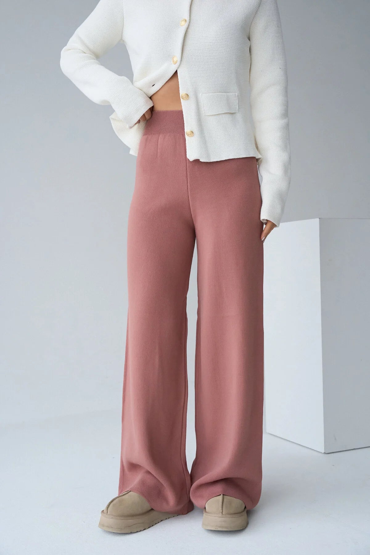 Kadın Yüksek Bel Lastik Detaylı Geniş Paça Triko Pantolon