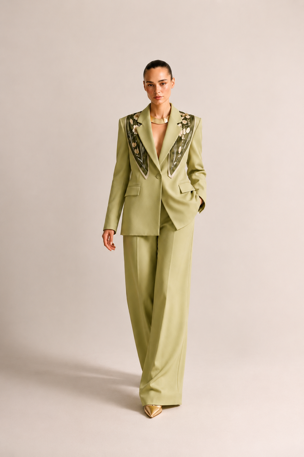 Kadın Fular Detaylı Blazer Takım
