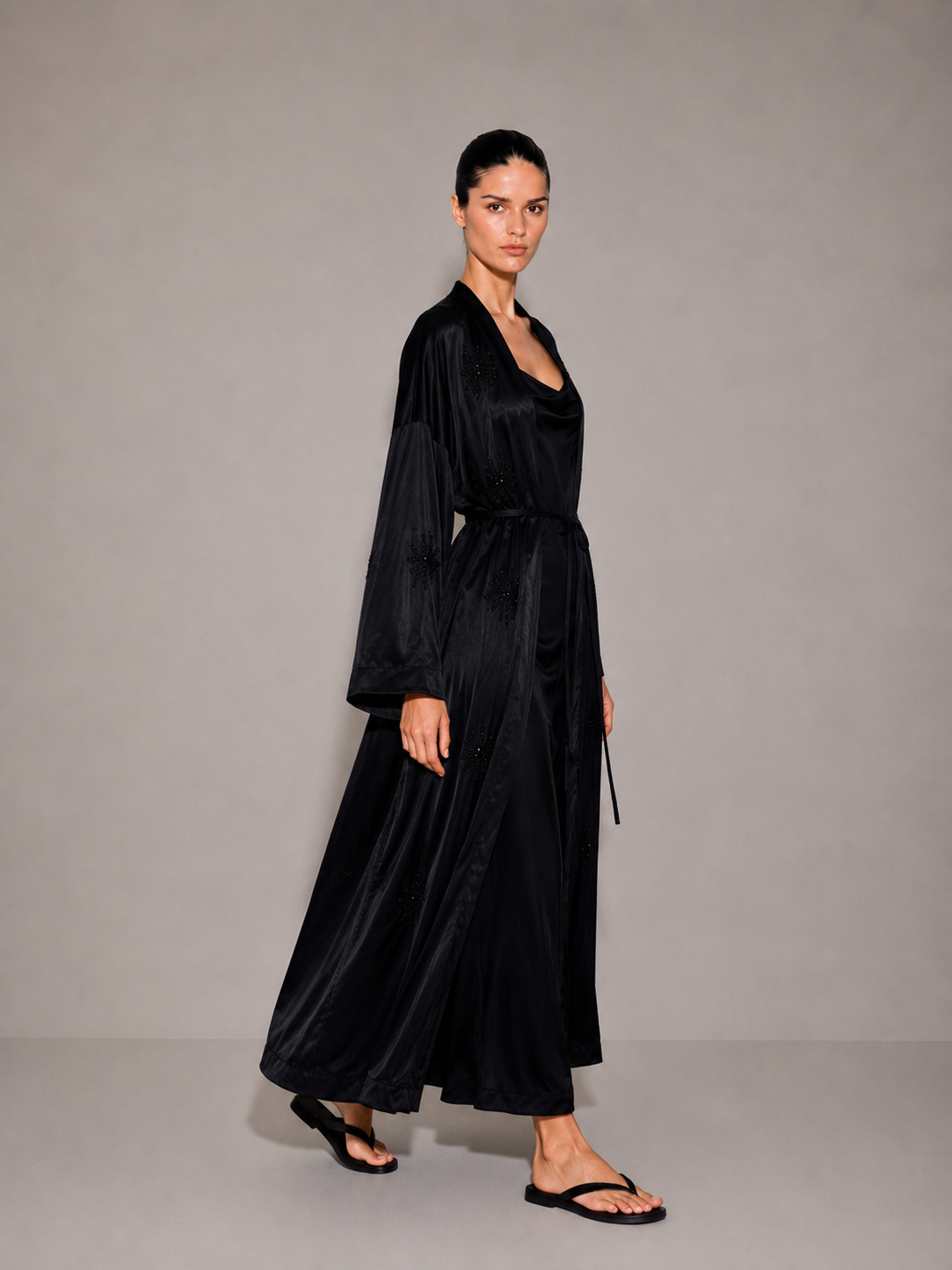 Kadın İşlemeli Kuşak Detaylı Abaya / Kimono