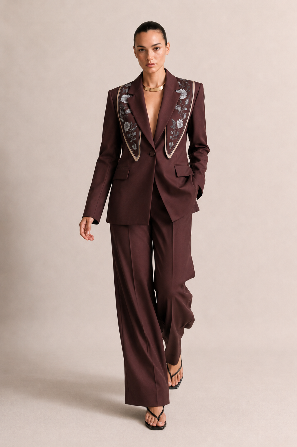 Kadın Fular Detaylı Blazer Takım