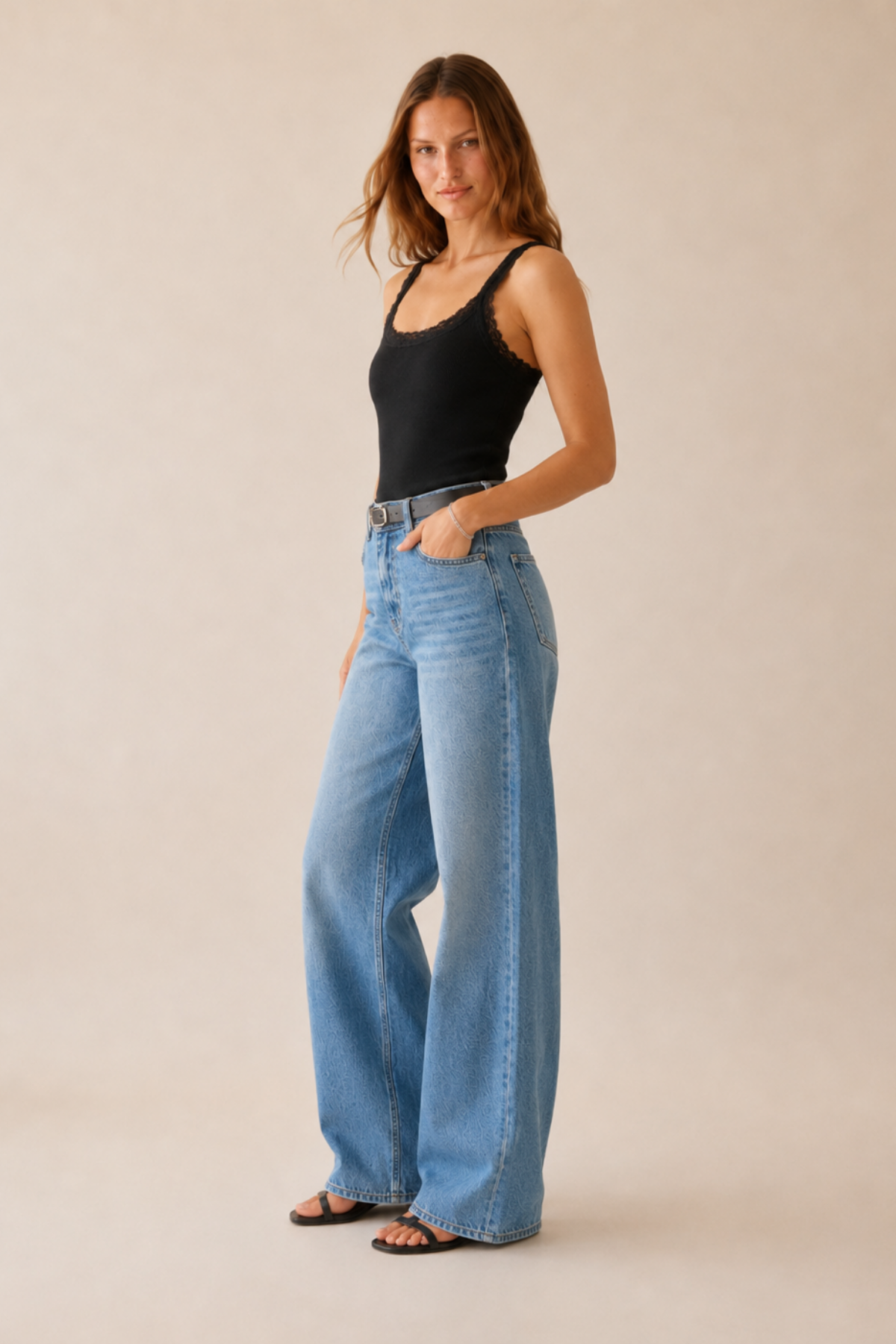 Siyah Dantel Askılı Bluz