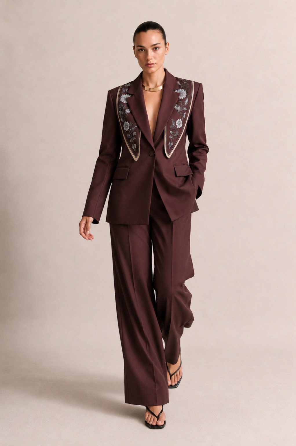 Kadın Fular Detaylı Blazer Takım