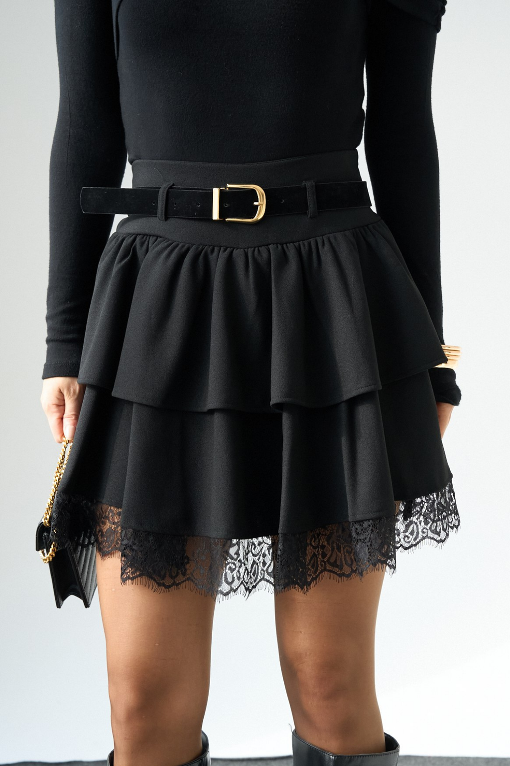 Kadın Dantel Detaylı Kemerli Mini Şort Etek