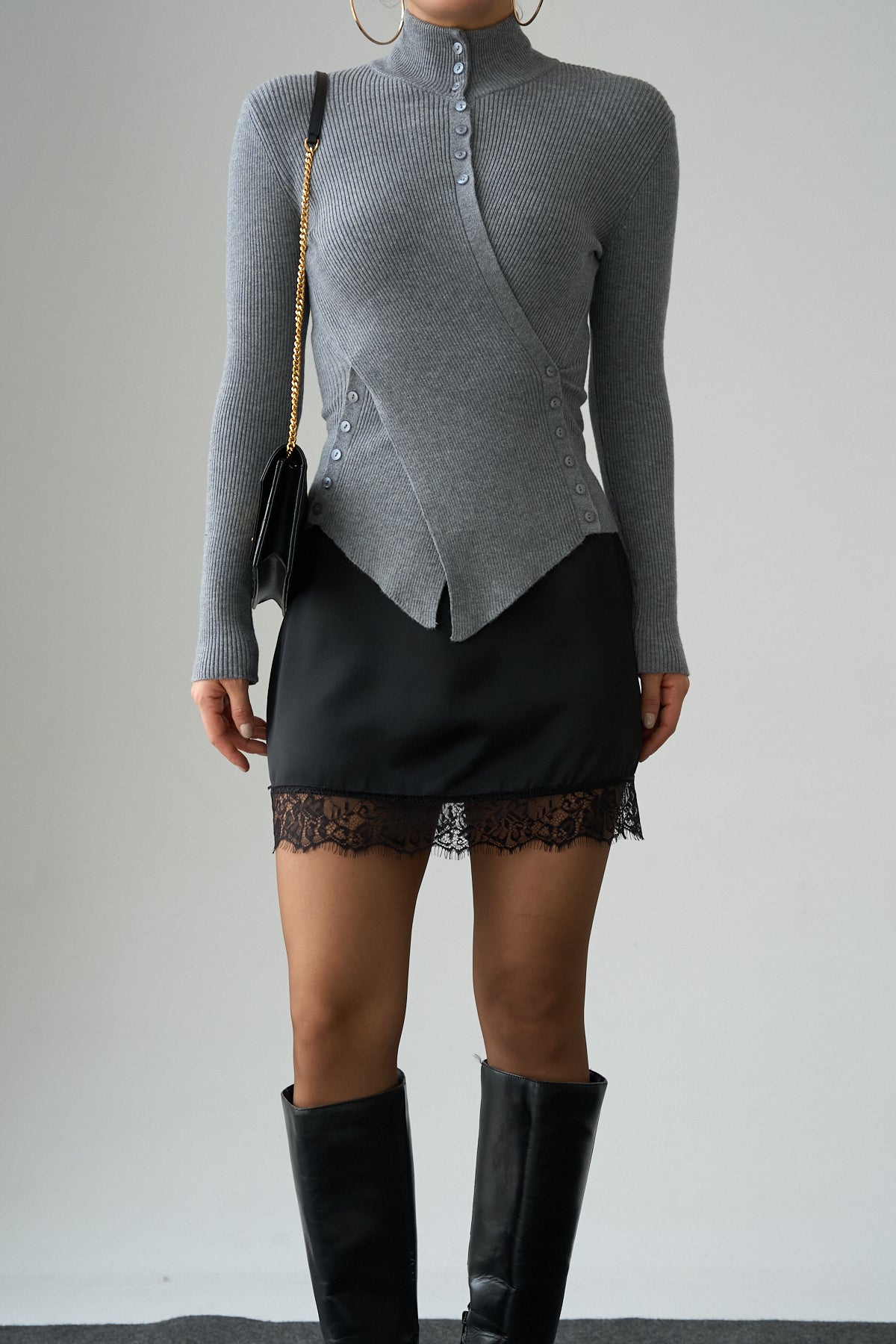 Kasın Ucu Dantelli Saten Şort Astarlı Etek