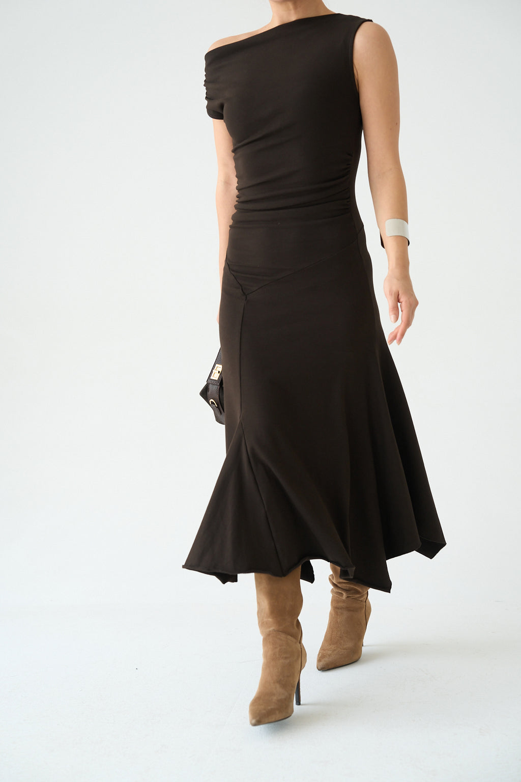 Kadın Omuz Detaylı Asimetrik Kesim Elbise