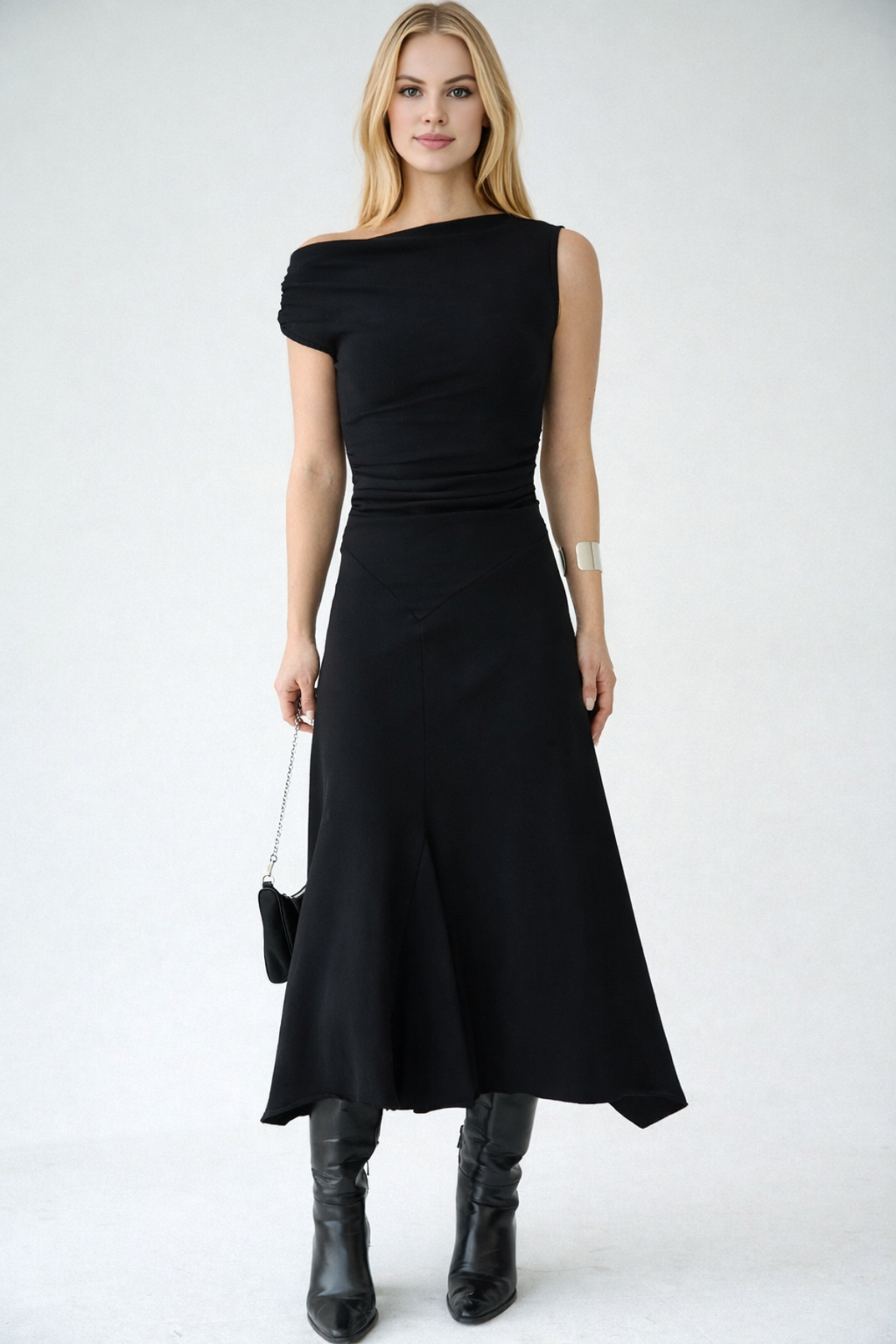 Kadın Omuz Detaylı Asimetrik Kesim Elbise