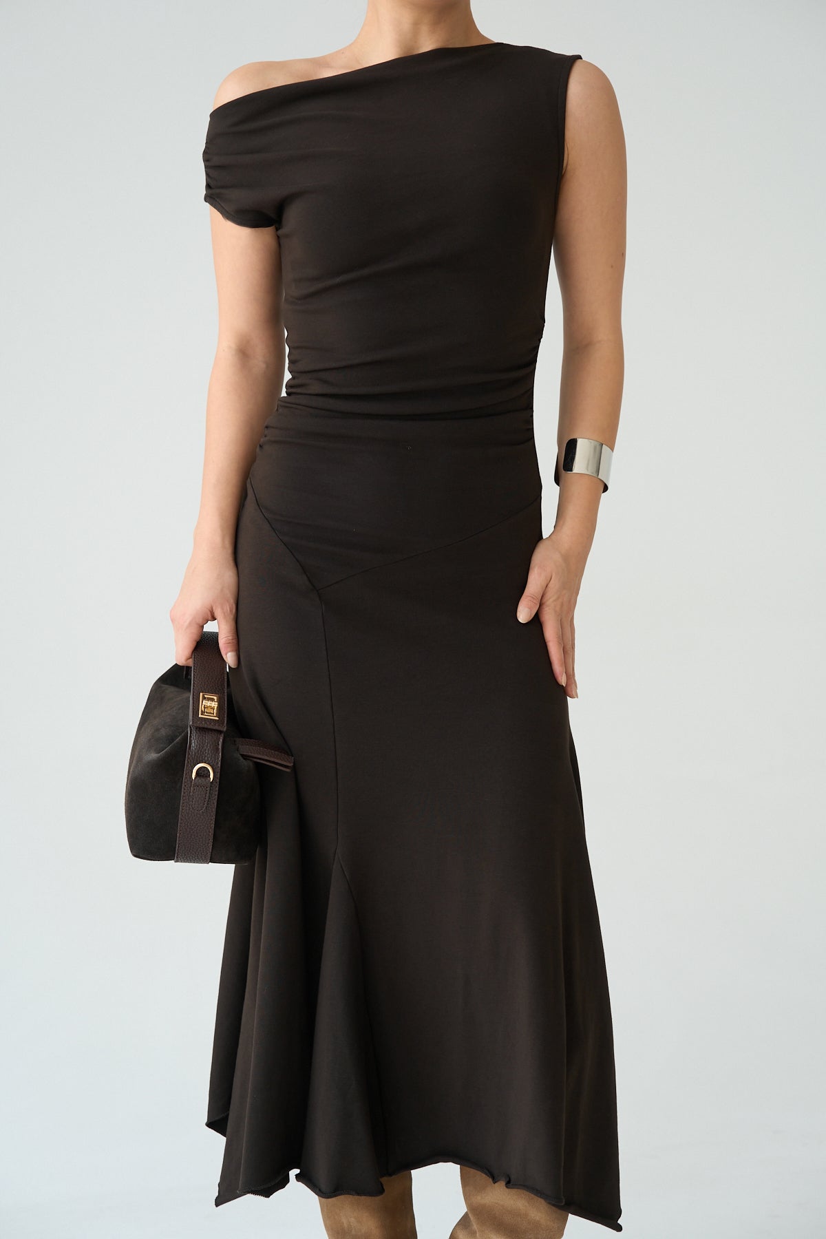 Kadın Omuz Detaylı Asimetrik Kesim Elbise