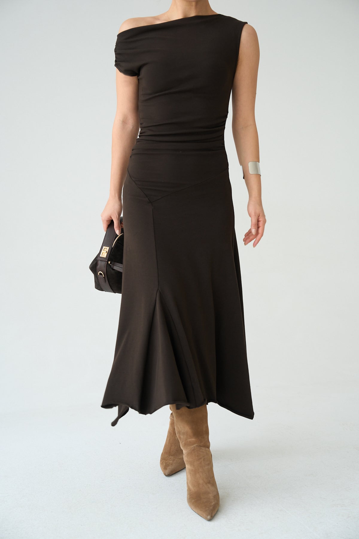 Kadın Omuz Detaylı Asimetrik Kesim Elbise