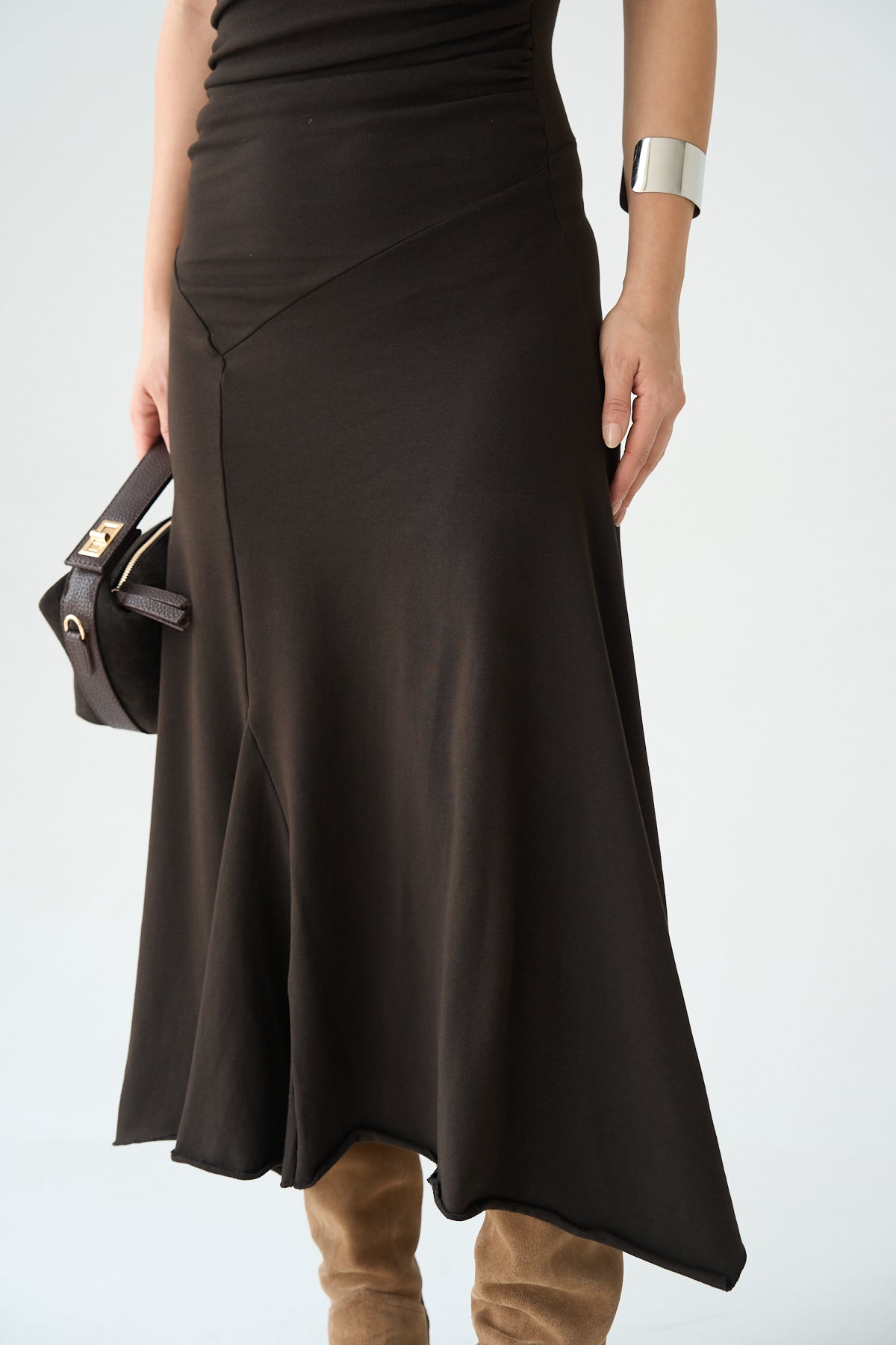 Kadın Omuz Detaylı Asimetrik Kesim Elbise