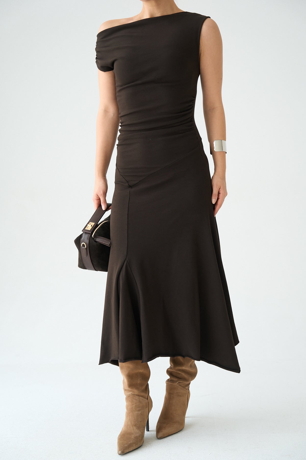 Kadın Omuz Detaylı Asimetrik Kesim Elbise