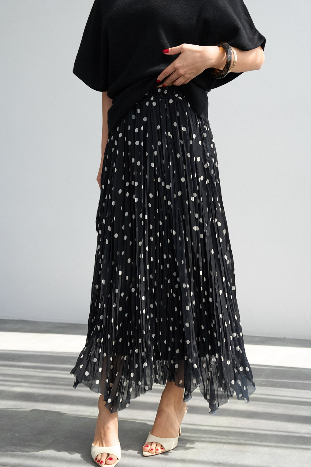 Kadın Puantiye Desenli Asimetrik Kesim Etek