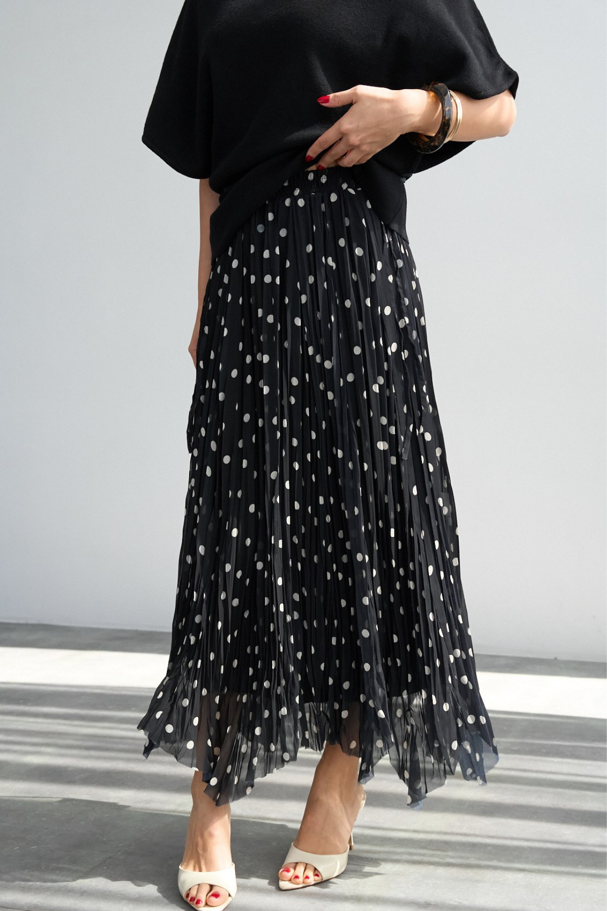 Kadın Puantiye Desenli Asimetrik Kesim Etek