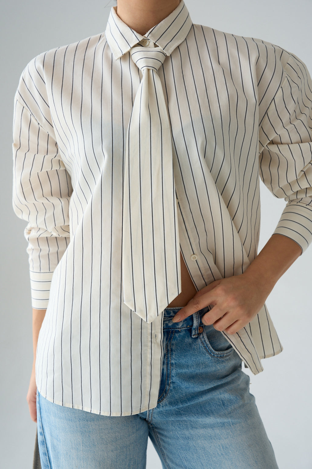 Kadın Kravat Aksesuar Detaylı Pamuklu Gömlek