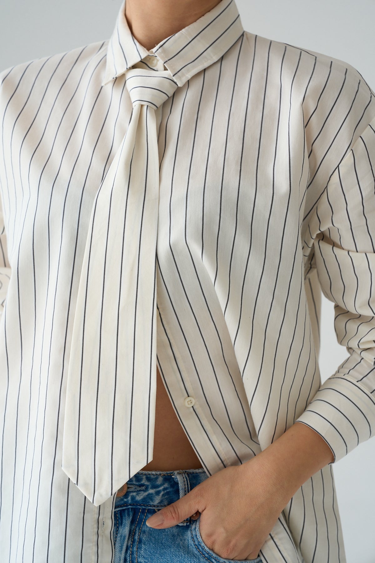 Kadın Kravat Aksesuar Detaylı Pamuklu Gömlek