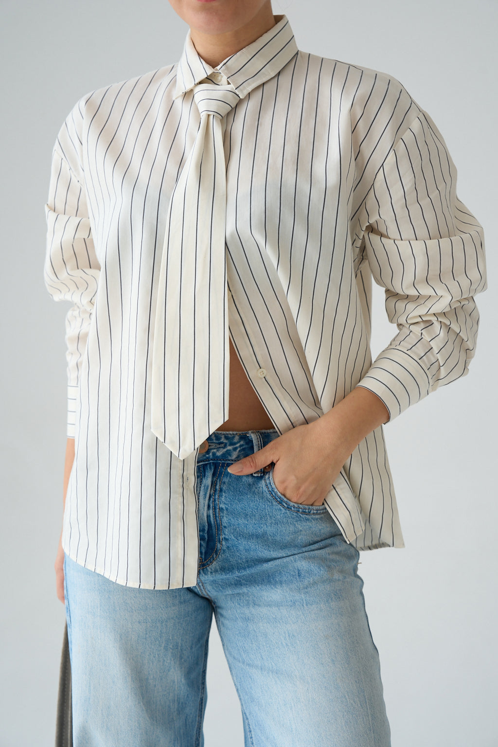 Kadın Kravat Aksesuar Detaylı Pamuklu Gömlek