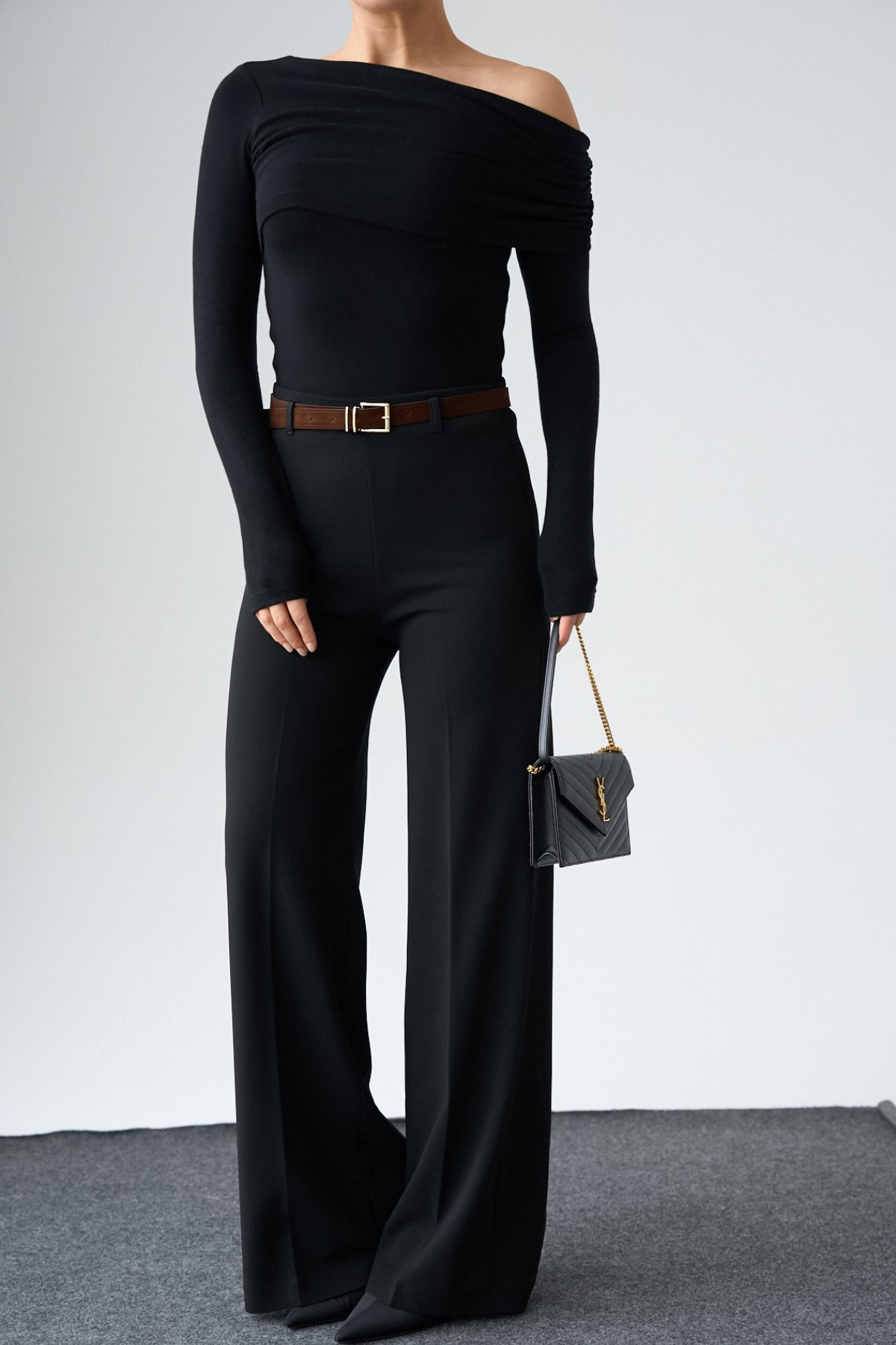 Kadın Siyah İspanyol Paça Kemerli Pantolon