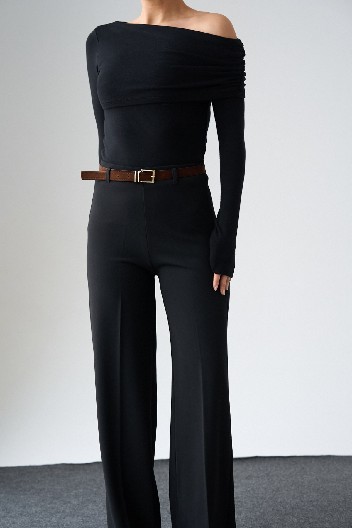 Kadın Siyah İspanyol Paça Kemerli Pantolon