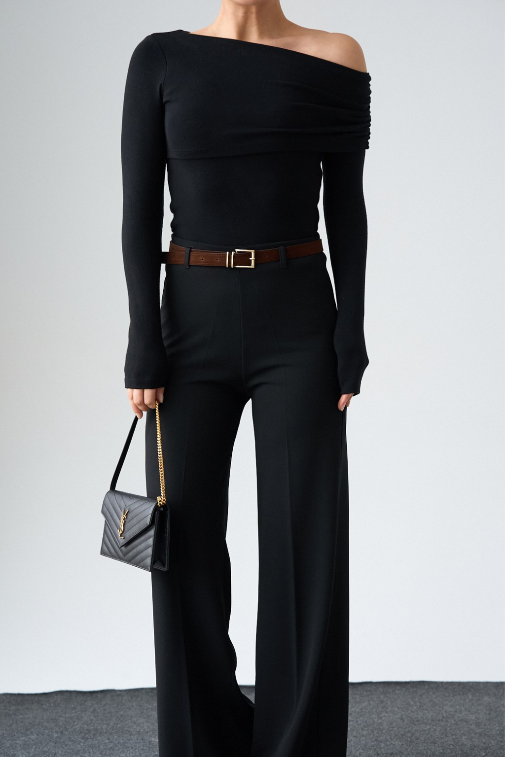 Kadın Siyah İspanyol Paça Kemerli Pantolon