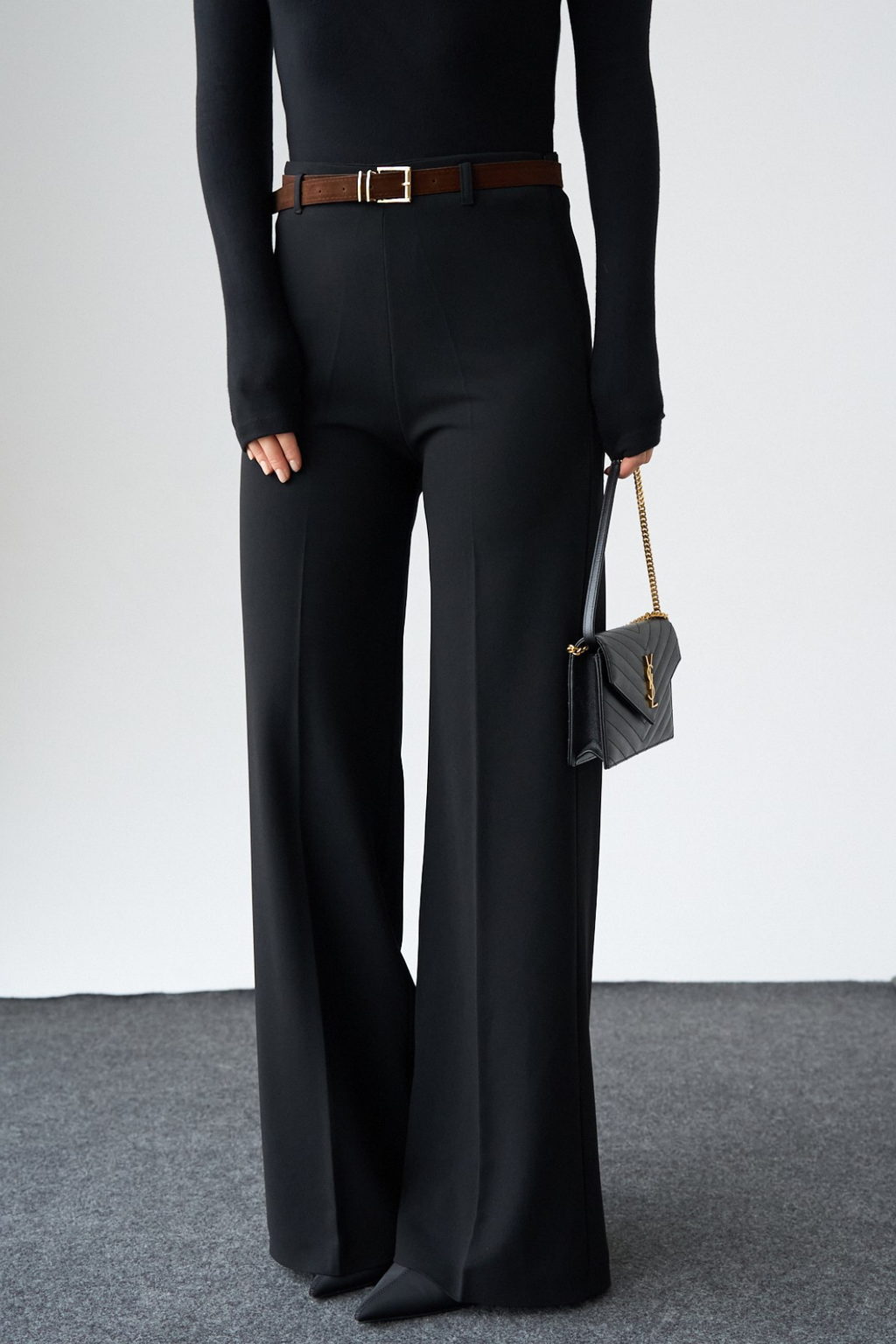 Kadın Siyah İspanyol Paça Kemerli Pantolon