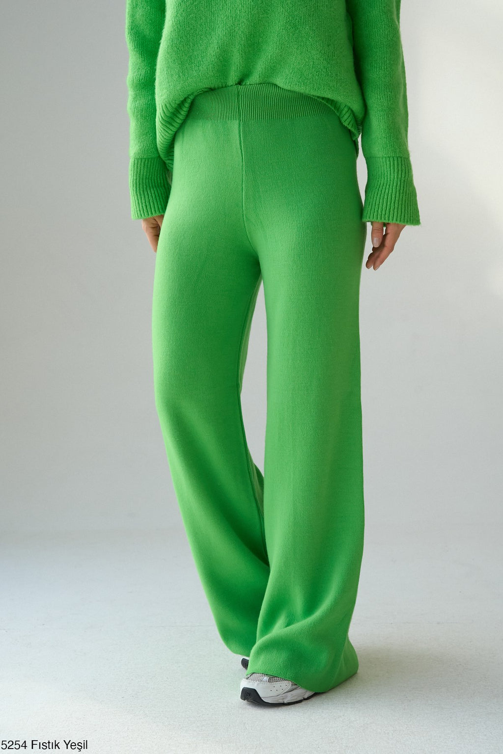 Kadın Yüksek Bel Lastik Detaylı Geniş Paça Triko Pantolon