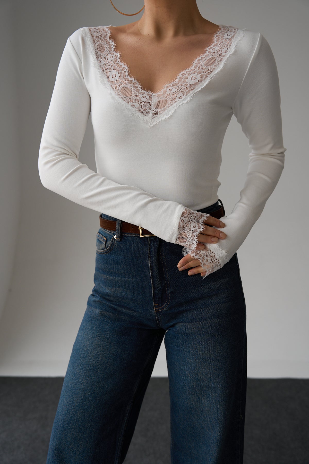Kadın V Yaka Dantelli Bluz