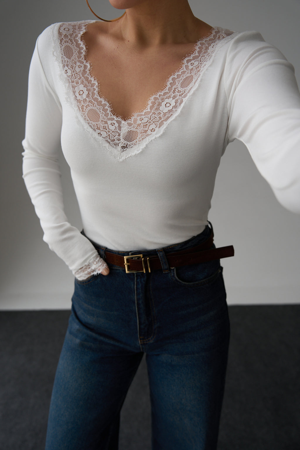 Kadın V Yaka Dantelli Bluz