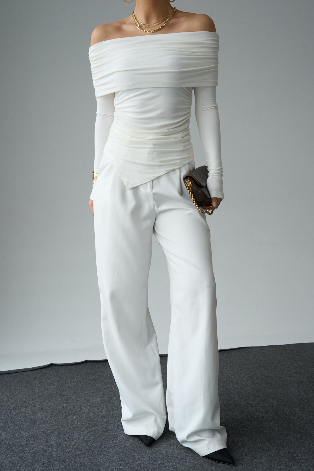 Kadın Madonna Yaka Asimetrik Kesim Büzgülü Bluz