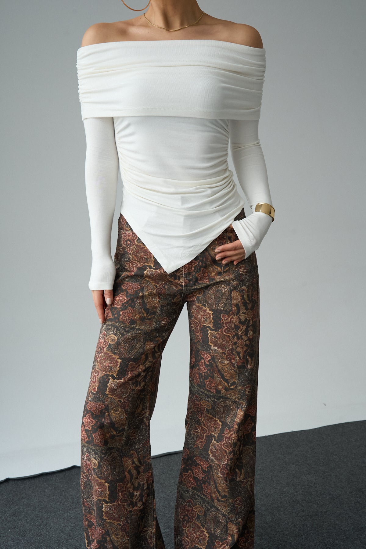 Kadın Madonna Yaka Asimetrik Kesim Büzgülü Bluz