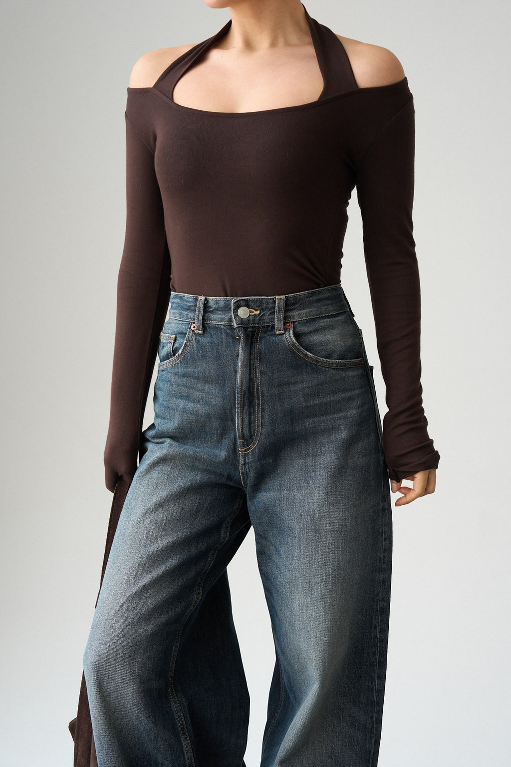 Kadın Boyundan Bağlama Detaylı Bluz