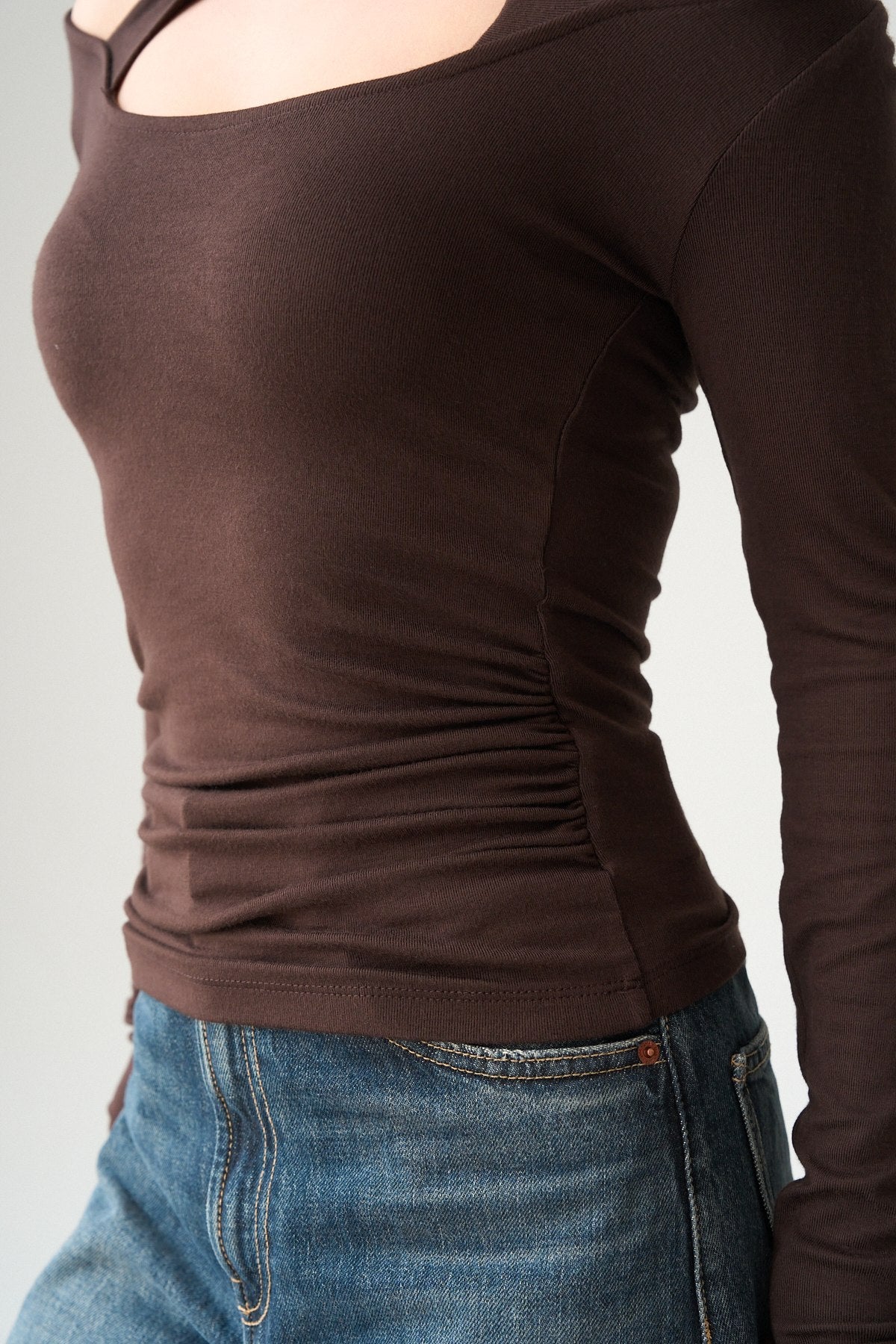 Kadın Boyundan Bağlama Detaylı Bluz