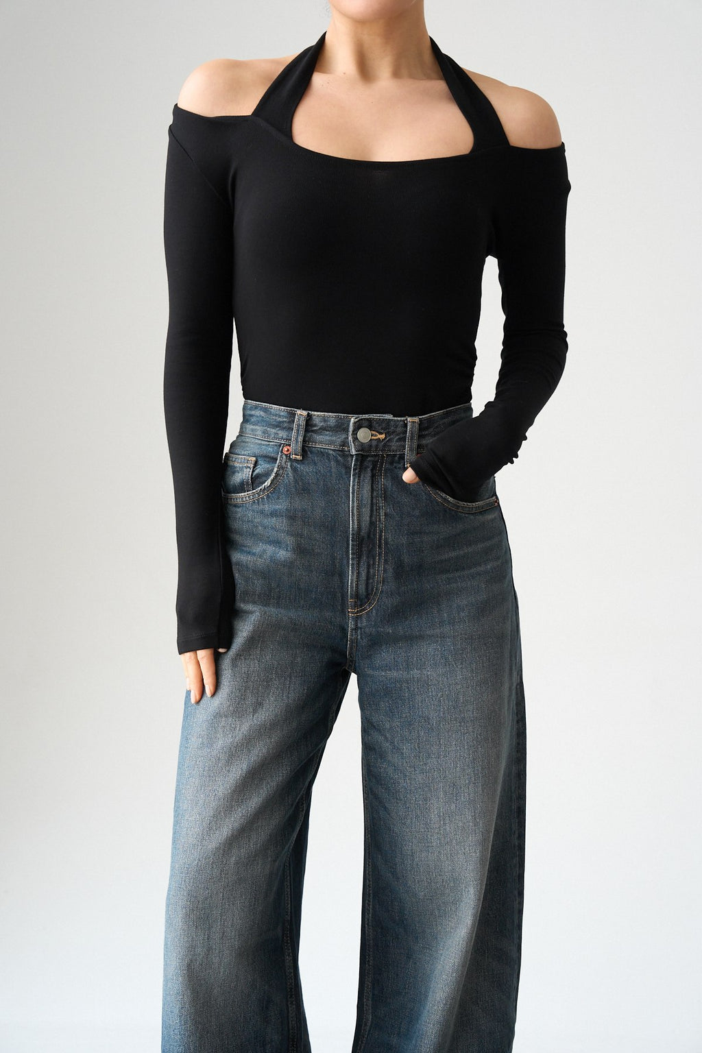 Kadın Boyundan Bağlama Detaylı Bluz