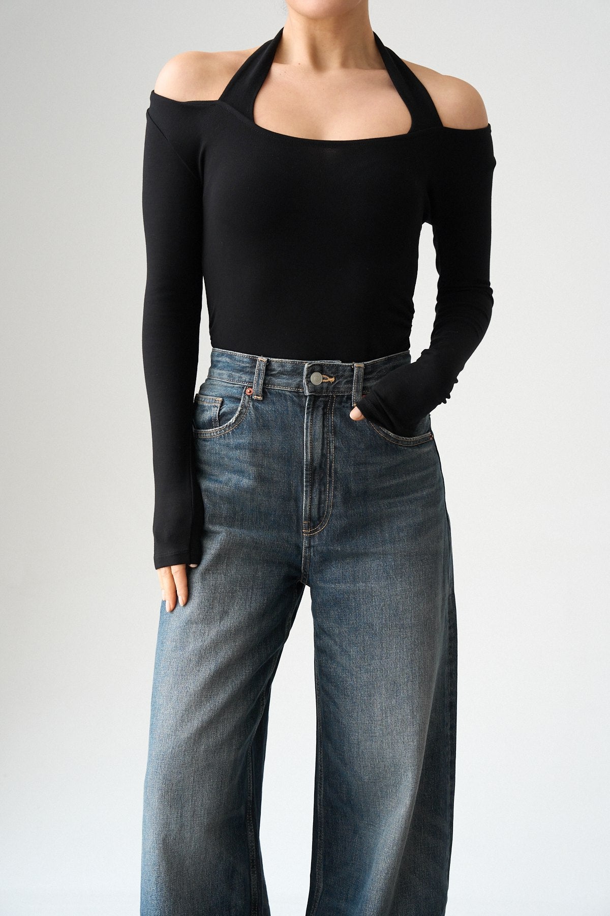 Kadın Boyundan Bağlama Detaylı Bluz