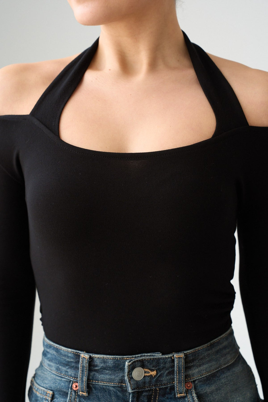 Kadın Boyundan Bağlama Detaylı Bluz