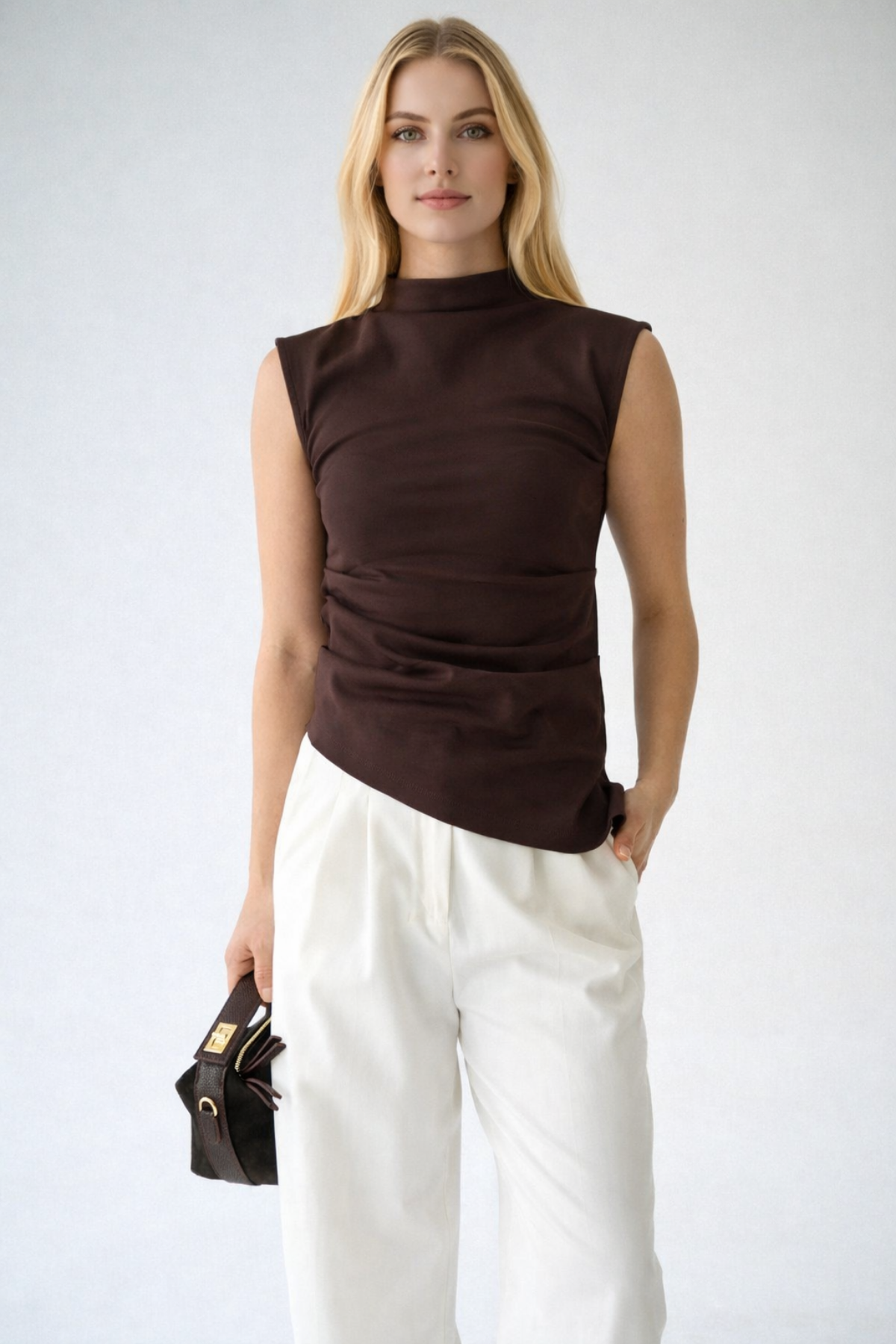 Kadın Dik Yaka Drape Detaylı Asimetrik Kolsuz Pamuklu Bluz